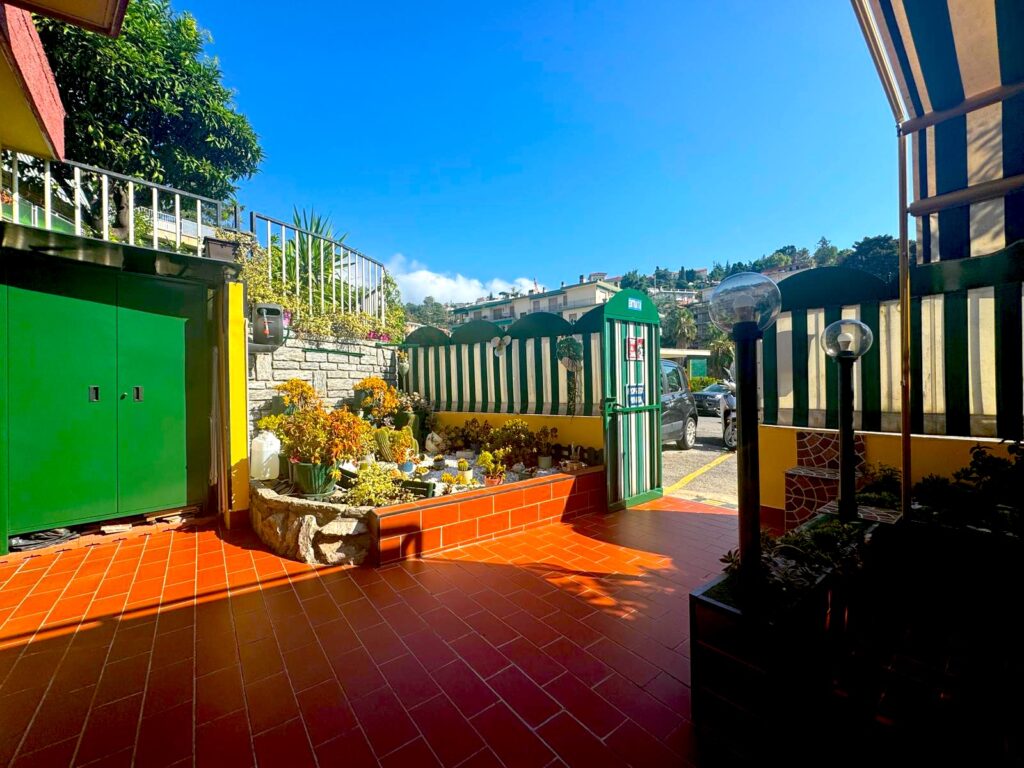 ampio monolocale in via serenella sanremo