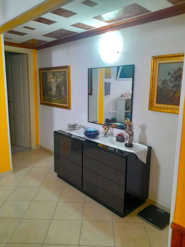 ampio monolocale in via serenella sanremo